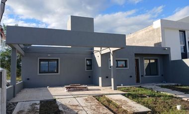 VENTA CASA 3 DORMITORIOS EN 1 SOLA PLANTA EN DOCTA CORDOBA