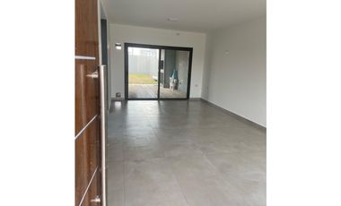 VENTA CASA 3 DORMITORIOS EN 1 SOLA PLANTA EN DOCTA CORDOBA