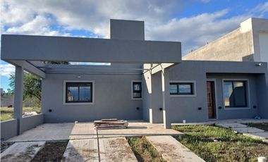 VENTA CASA 3 DORMITORIOS EN 1 SOLA PLANTA EN DOCTA CORDOBA