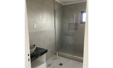 VENTA CASA 3 DORMITORIOS EN 1 SOLA PLANTA EN DOCTA CORDOBA