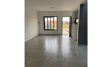 VENTA CASA 3 DORMITORIOS EN 1 SOLA PLANTA EN DOCTA CORDOBA