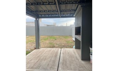 VENTA CASA 3 DORMITORIOS EN 1 SOLA PLANTA EN DOCTA CORDOBA