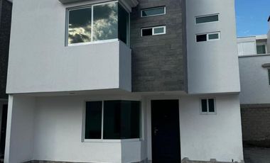 VENTA DE CASA NUEVA EN RESIDENCIAL PRIMAVERA ATRAS DEL PARQUE TOLUCA 2000