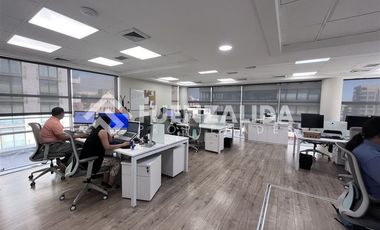 Oficina en Venta en Apoquindo con Alcantara