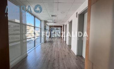 Oficina en Venta en Apoquindo con Alcantara
