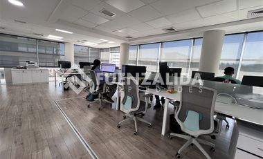 Oficina en Venta en Apoquindo con Alcantara