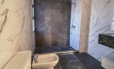 CASA A LA VENTA A ESTRENAR EN ZONA LOPEZ JORDAN Y DARWIN