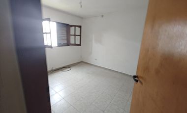 DUPLEX COMPLEJO INTERNO EN VENTA CALLE LAPRIDA AL 700