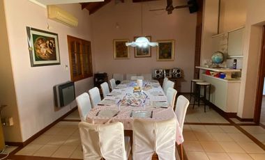 CASA A LA VENTA EN ZONA PARQUE