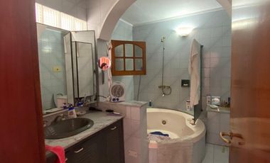 CASA A LA VENTA EN ZONA PARQUE