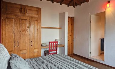 CASA EN VENTA CON EXCELENTE UBICACIÓN EN AVANDARO.