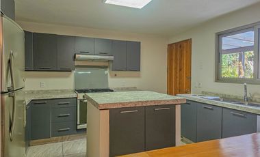 CASA EN VENTA CON EXCELENTE UBICACIÓN EN AVANDARO.