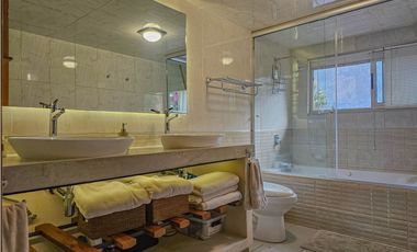CASA EN VENTA CON EXCELENTE UBICACIÓN EN AVANDARO.