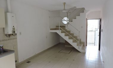 DUPLEX EN VENTA SOBRE AVENIDA RAMIREZ