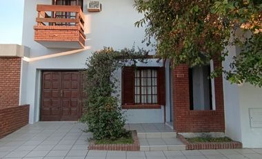 HERMOSA CASA - ZONA SANTA TERESITA -