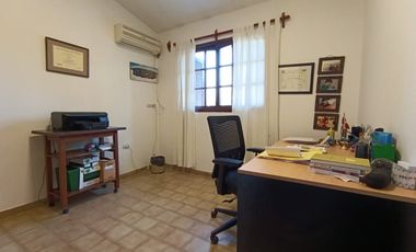 HERMOSA CASA - ZONA SANTA TERESITA -