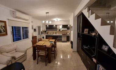 AMPLISIMO DUPLEX EN  CALLE CAMINO DE LA  CUCHILLA GRANDE