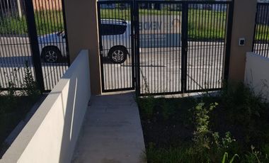 CALLE ISLA SOLEDAD DUPLEX EN VENTA