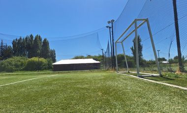 VENDO RECINTO DE 5 CANCHAS DE PASTO SINTÉTICO EN LOS ÁNGELES