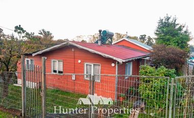 Casa en Venta en Casa esquina, cercana a calle Julio Buschmann, acceso principal a la ciudad