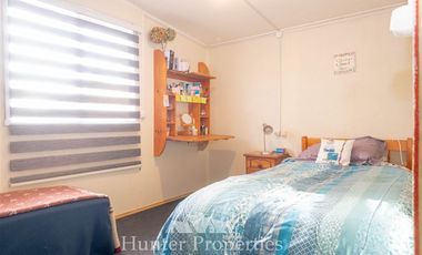 Casa en Venta en Casa esquina, cercana a calle Julio Buschmann, acceso principal a la ciudad
