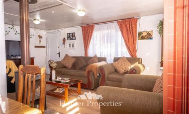 Casa en Venta en Casa esquina, cercana a calle Julio Buschmann, acceso principal a la ciudad