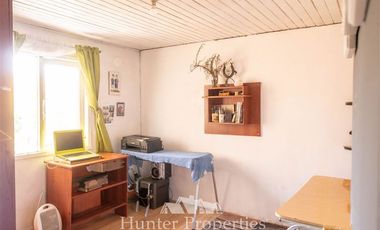 Casa en Venta en Casa esquina, cercana a calle Julio Buschmann, acceso principal a la ciudad