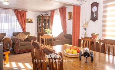 Casa en Venta en Casa esquina, cercana a calle Julio Buschmann, acceso principal a la ciudad