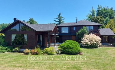 Gran casa en exclusivo condominio