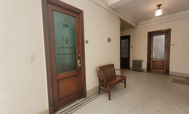 Venta Oficina en Microcentro Excelente Ubicación .