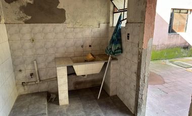 Depósito en Lomas de Zamora Oeste