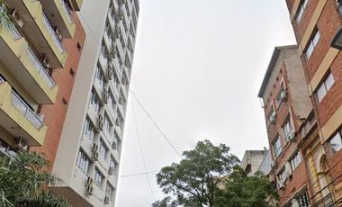Departamento Céntrico sobre calle Colon Posadas