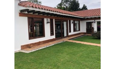 SE VENDE FINCA INDEPENDIENTE EN LA CEJA 3   CASAS Y PESEBRERA[alejoV]