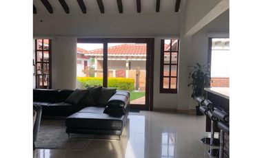 SE VENDE FINCA INDEPENDIENTE EN LA CEJA 3   CASAS Y PESEBRERA[alejoV]