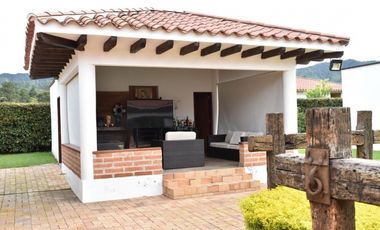 SE VENDE FINCA INDEPENDIENTE EN LA CEJA 3   CASAS Y PESEBRERA[alejoV]