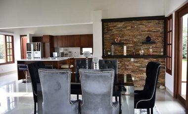 SE VENDE FINCA INDEPENDIENTE EN LA CEJA 3   CASAS Y PESEBRERA[alejoV]
