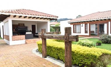 SE VENDE FINCA INDEPENDIENTE EN LA CEJA 3   CASAS Y PESEBRERA[alejoV]