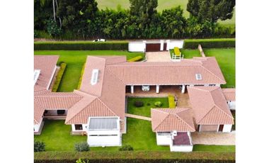 SE VENDE FINCA INDEPENDIENTE EN LA CEJA 3   CASAS Y PESEBRERA[alejoV]