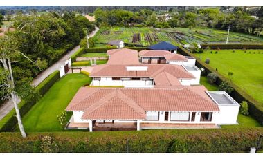SE VENDE FINCA INDEPENDIENTE EN LA CEJA 3   CASAS Y PESEBRERA[alejoV]