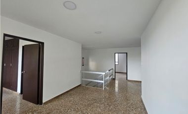 Casa independiente en arriendo barrio La Flora Cali