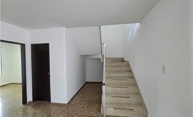 Casa independiente en arriendo barrio La Flora Cali