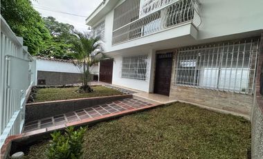 Casa independiente en arriendo barrio La Flora Cali