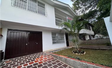 Casa independiente en arriendo barrio La Flora Cali
