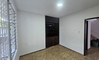 Casa independiente en arriendo barrio La Flora Cali