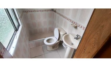 Casalote de 1000 M2 en 650 mill en La Mesa Cund, a 10 min del pueblo.