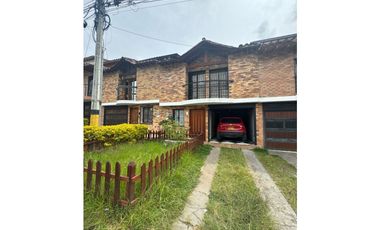 SE VENDE CASA EN LA CEJA UNIDAD ABIERTA LOS COLORES