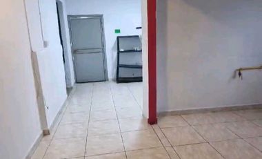 ALQUILER CASA  EN ESQUINA