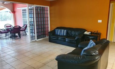 VENTA CASA EN CORONADO CON PISCINA  cv