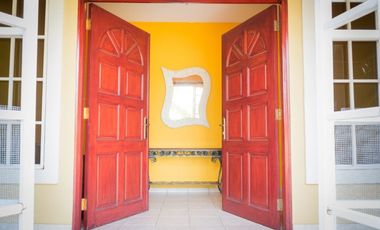 VENTA CASA EN CORONADO CON PISCINA  cv