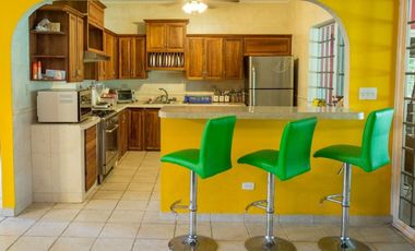 VENTA CASA EN CORONADO CON PISCINA  cv